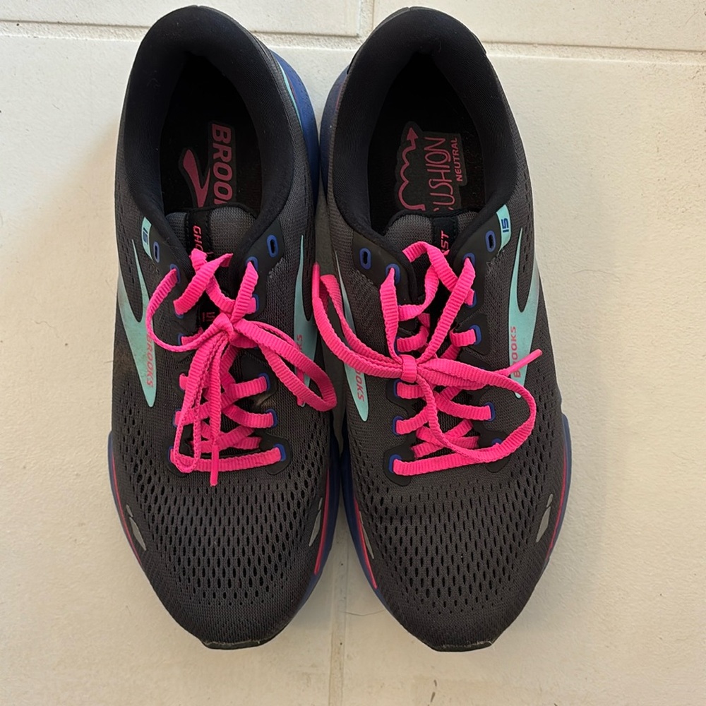 Brooks Ghost Running Shoes in excellent condition